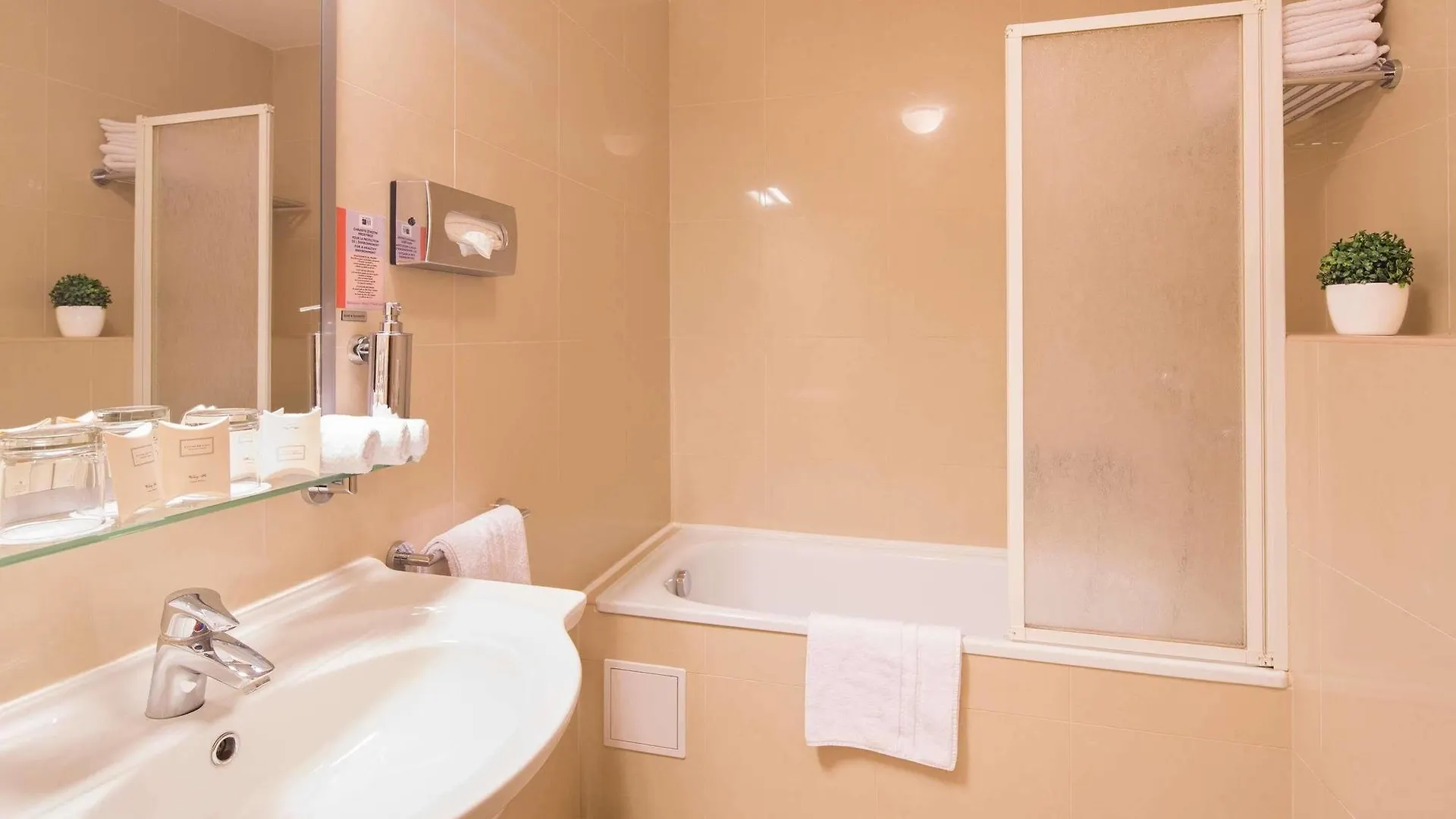 ***  Hotel Pav Прага Чехия
