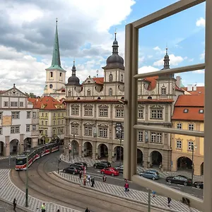 4* Ξενοδοχείο Miss Sophie's Charles Bridge