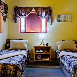 Iona's Home: Vibrant 2bedroom Near Apartamento Willemstad