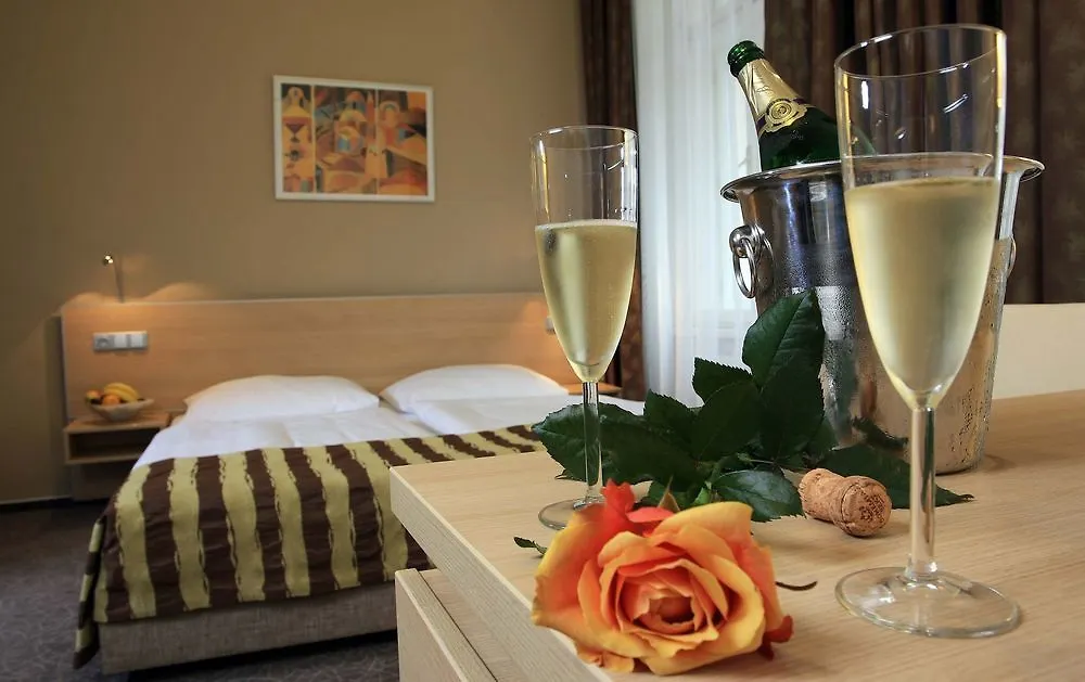 Hotel Pav Prague 3*,